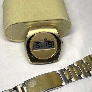 1970's Mens Gruen Swiss LCQ LED Watch Model 606F - New Battery, Runs